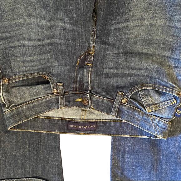 Rock & Republic Size 8 Stretch Boot Leg Medium Blue Denim Jeans Great Condition - Picture 3 of 10